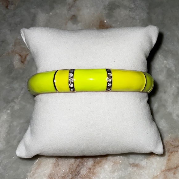 #52. VTG BRIGHT YELLOW ENAMEL GOLDTONE CUFF BRACELET W CLEAR RHINESTONE ACCENT - Picture 2 of 6